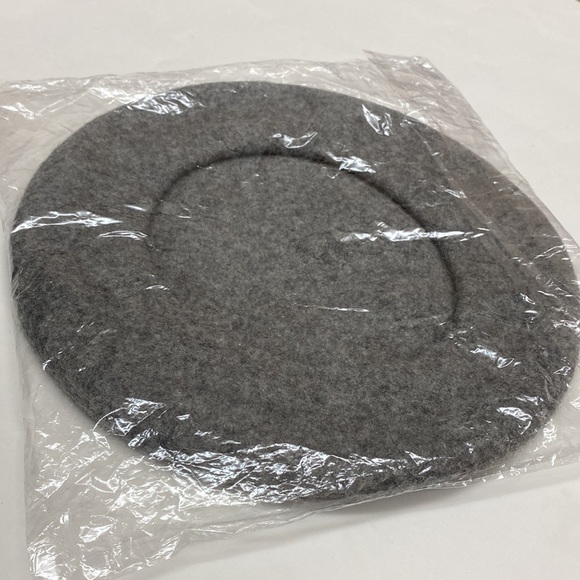 Wool Beret Hat - Picture 3 of 3